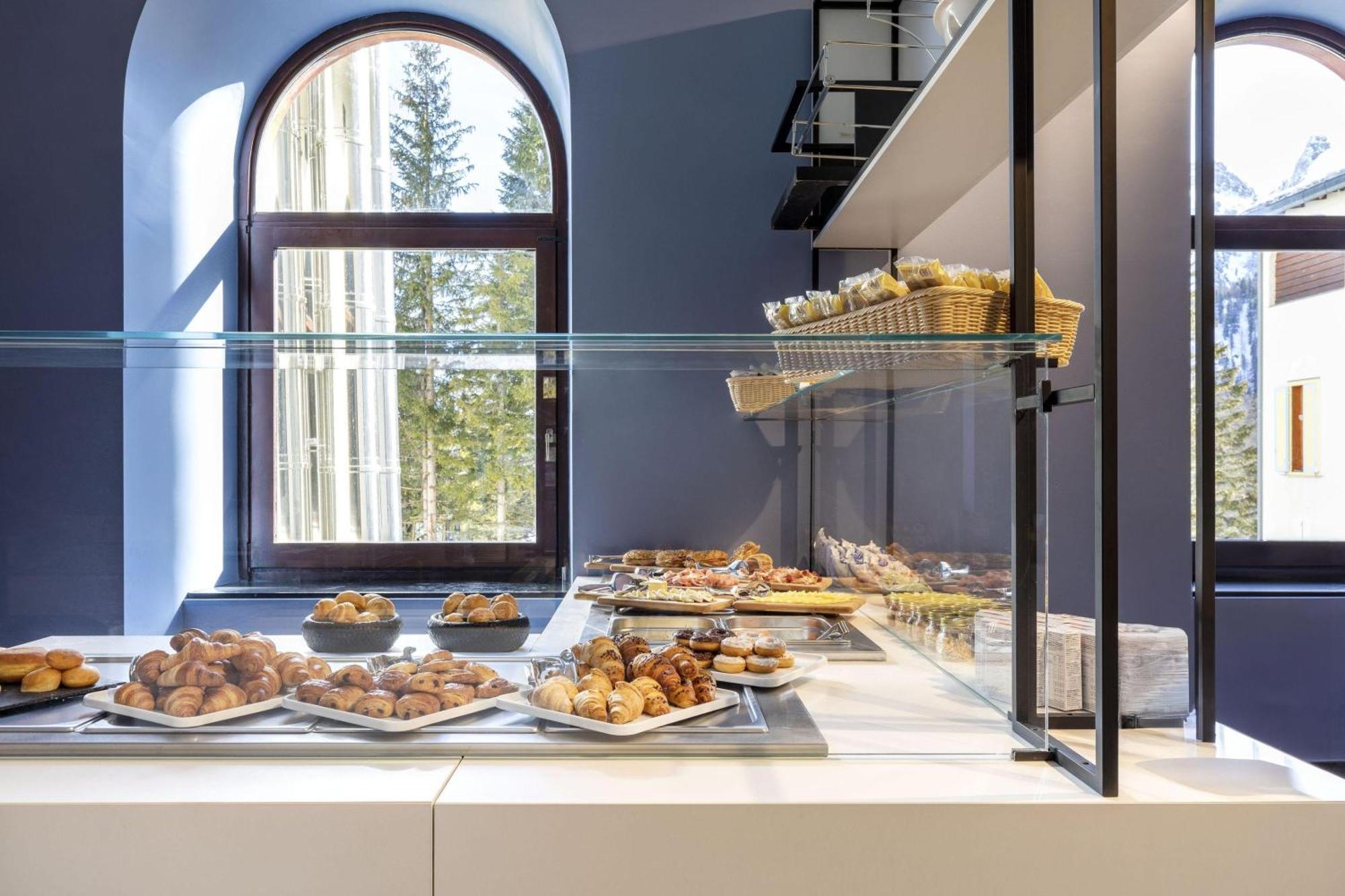 B&B Hotel Passo Tre Croci Cortina コルティーナ・ダンペッツォ エクステリア 写真